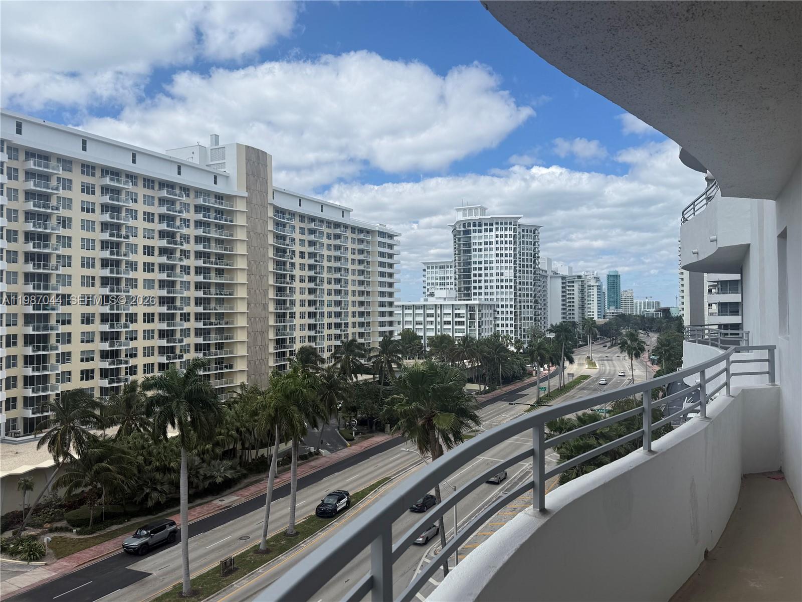 5555 Collins Avenue 8r Property Photo 14