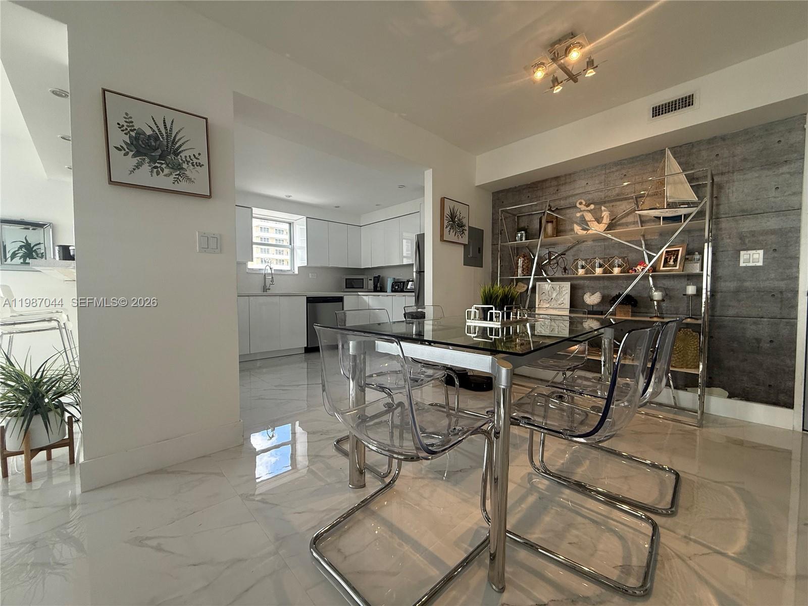 5555 Collins Avenue 8r Property Photo 20