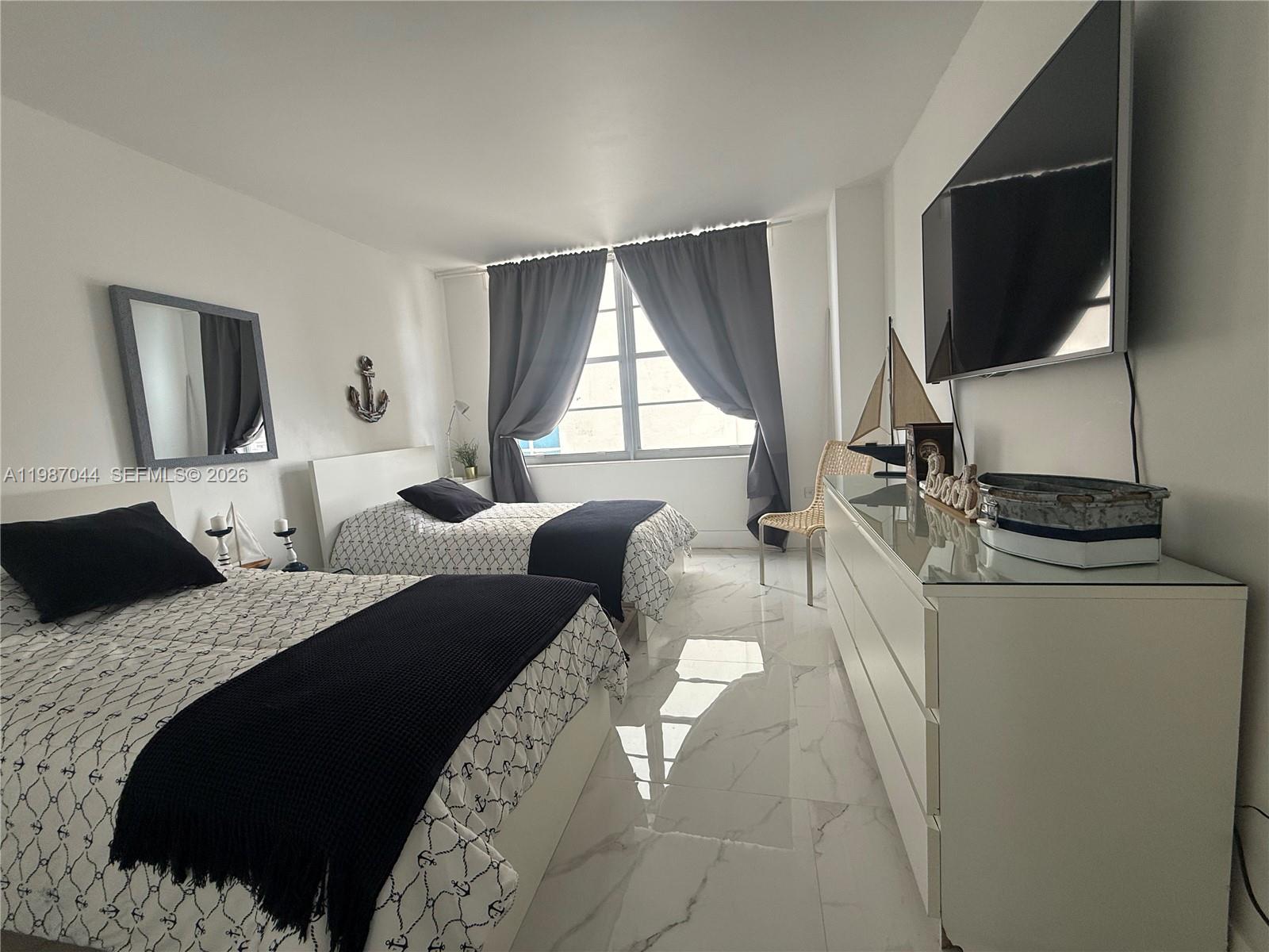 5555 Collins Avenue 8r Property Photo 38