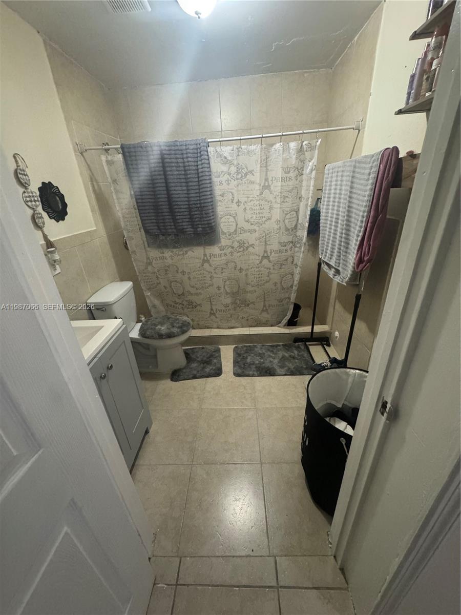 A11987066 Property Photo 3