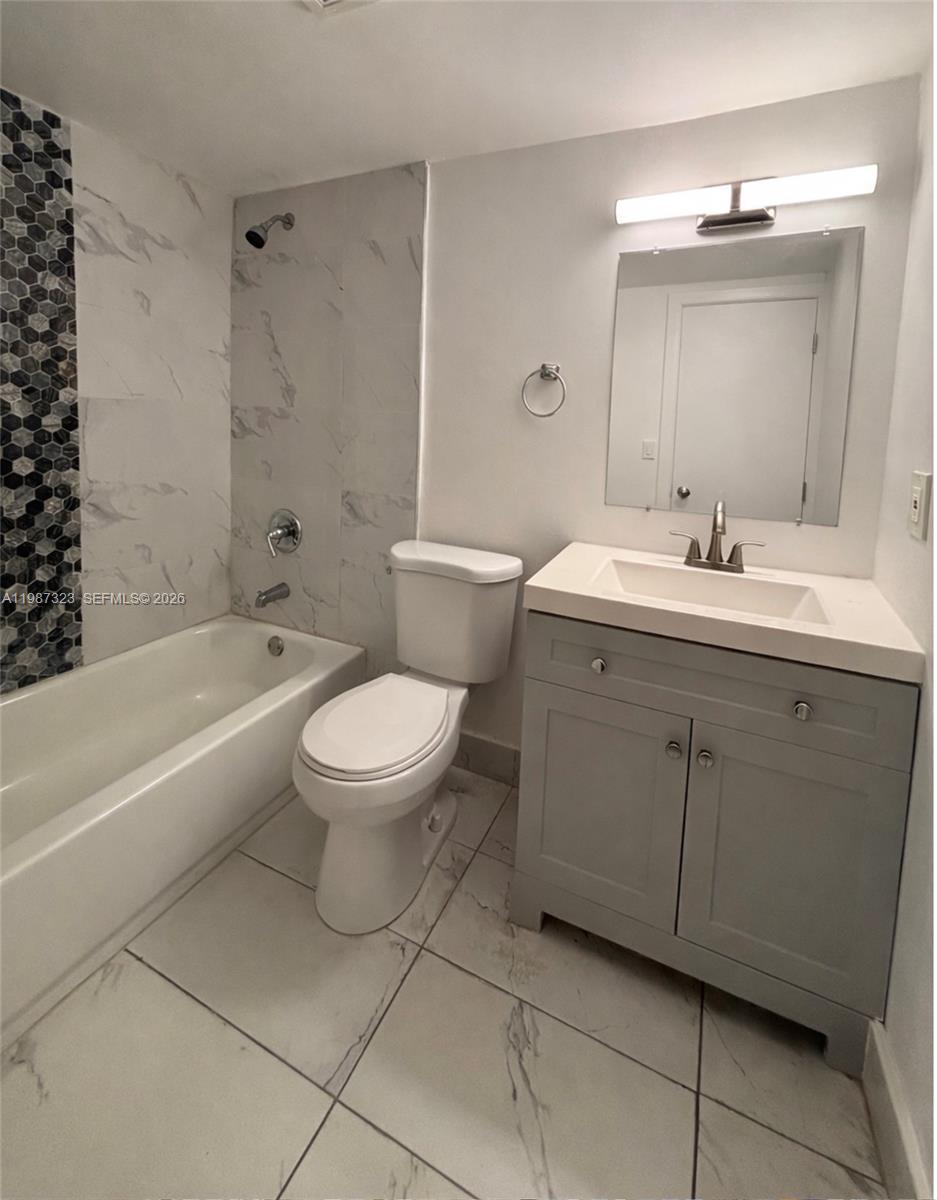550 Sw 2nd Avenue 1210 Property Photo 10
