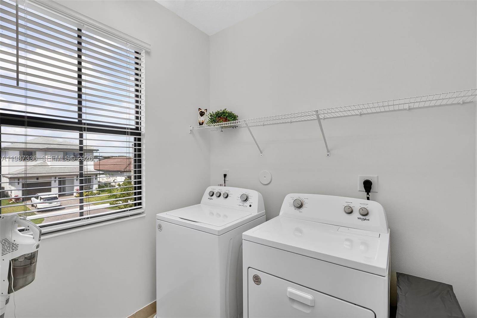 5700 Argento Property Photo 15