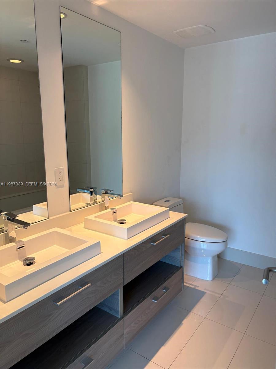 1300 S Miami Avenue 2911 Property Photo 9