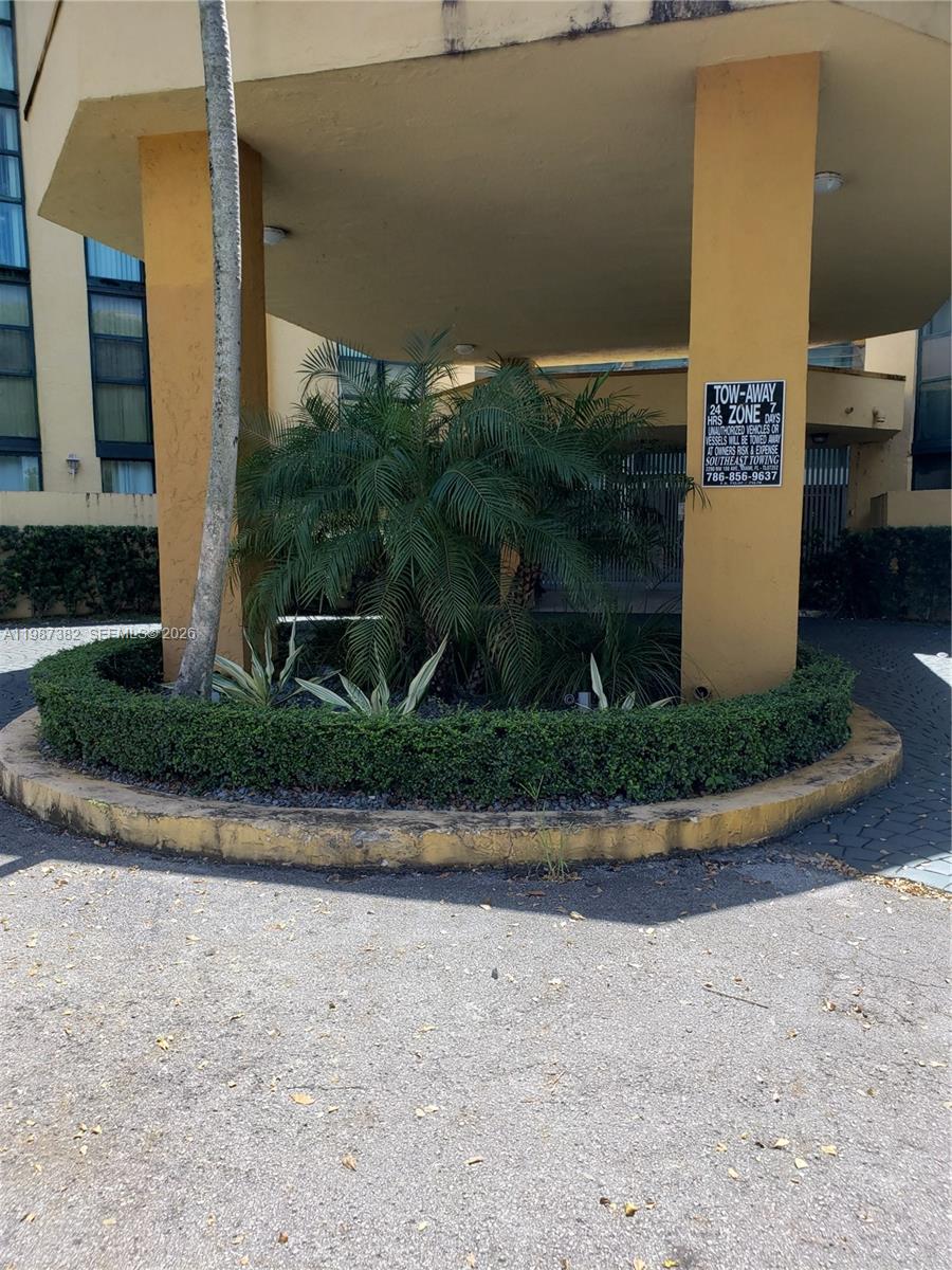 11800 Sw 18th Street 327-4 Property Photo 1