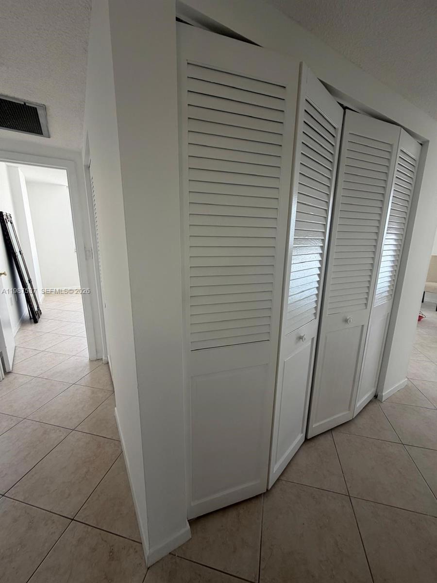 300 Bayview Drive 915 Property Photo 18