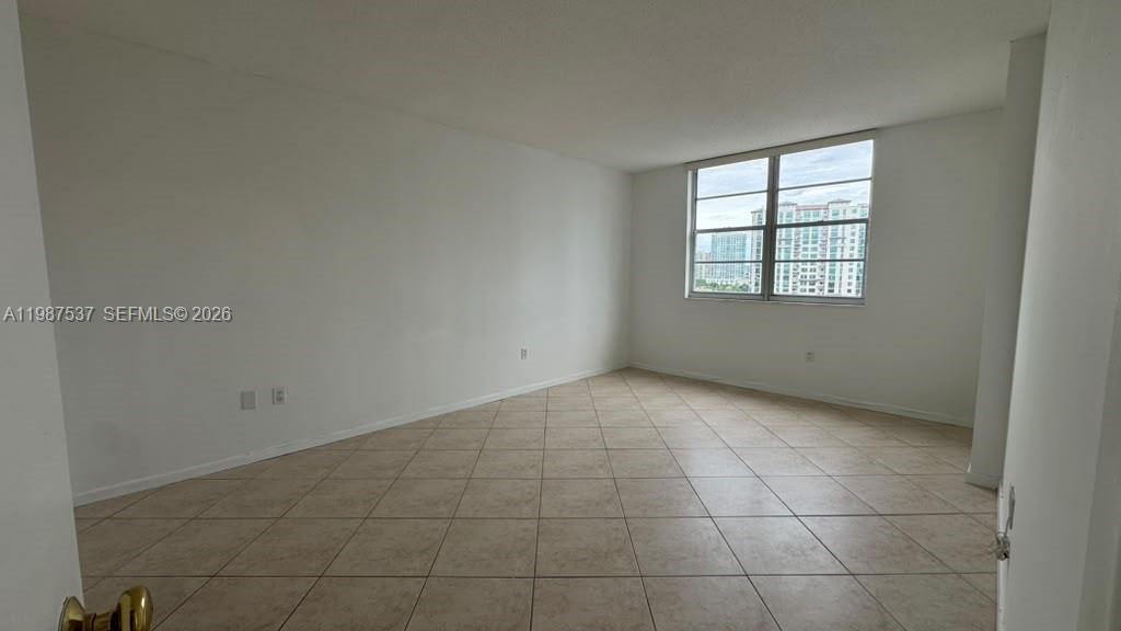 300 Bayview Drive 915 Property Photo 20