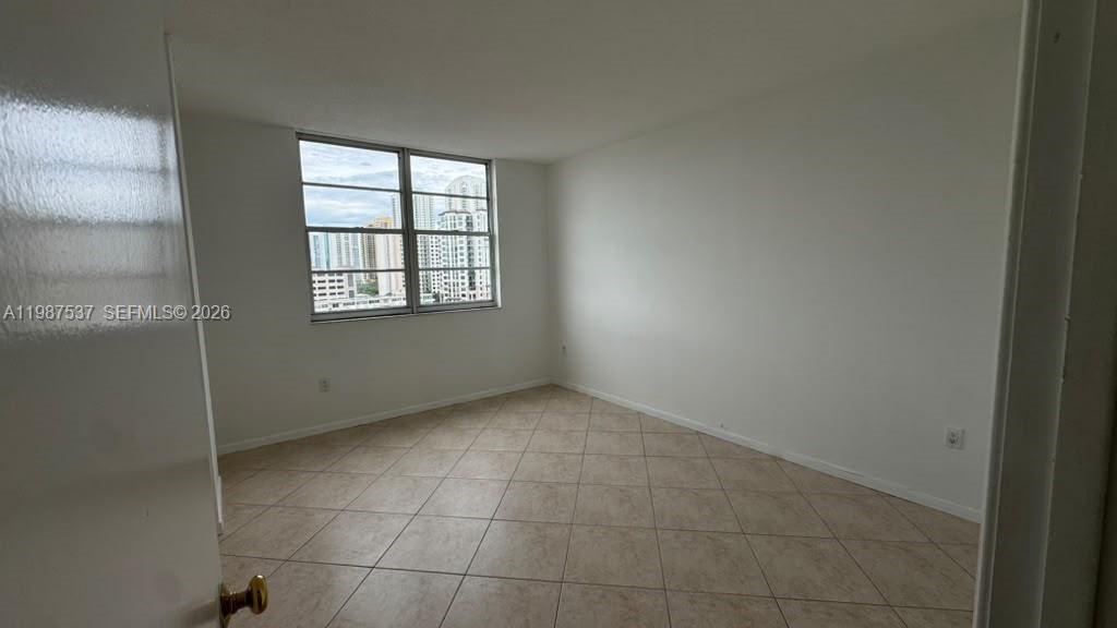 300 Bayview Drive 915 Property Photo 29