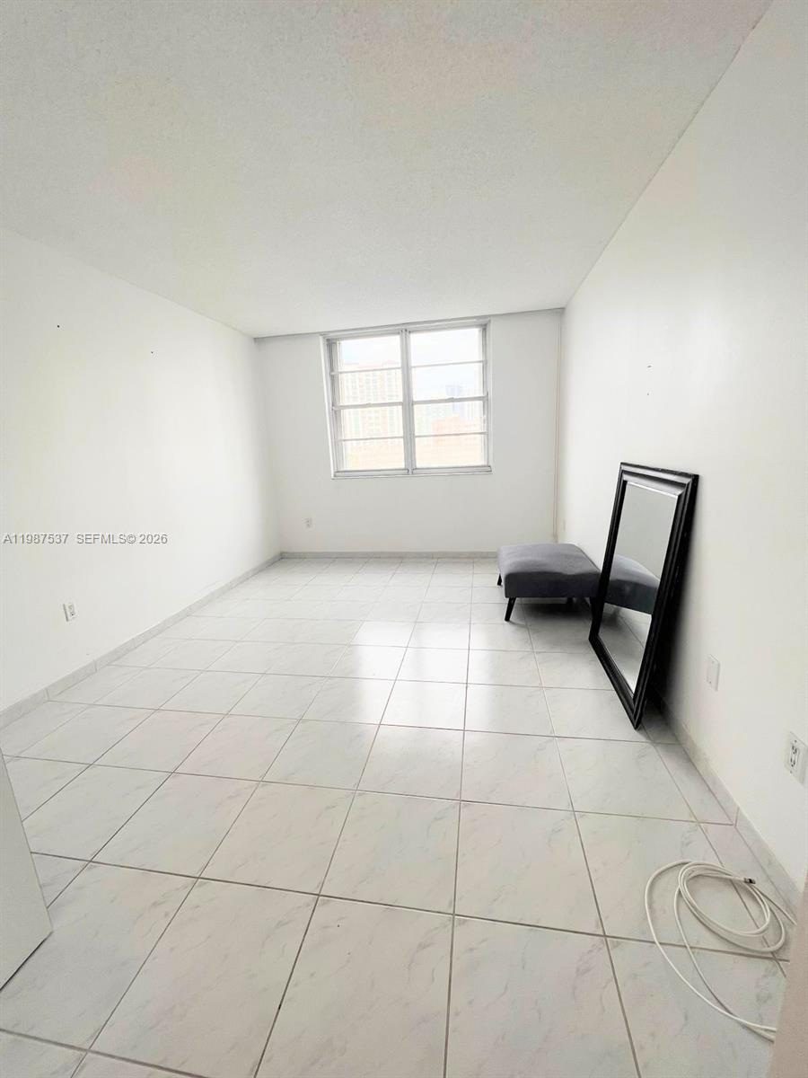 300 Bayview Drive 915 Property Photo 31
