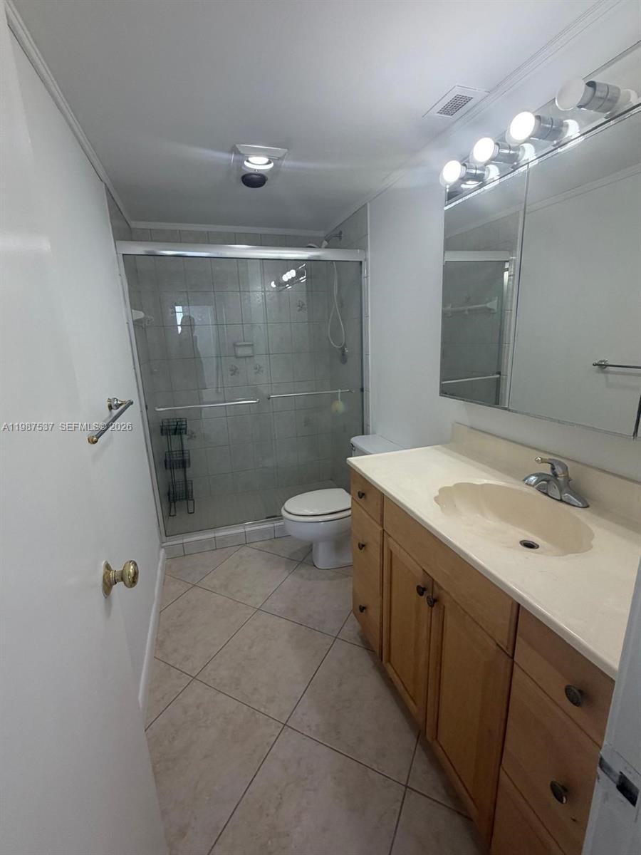 300 Bayview Drive 915 Property Photo 37