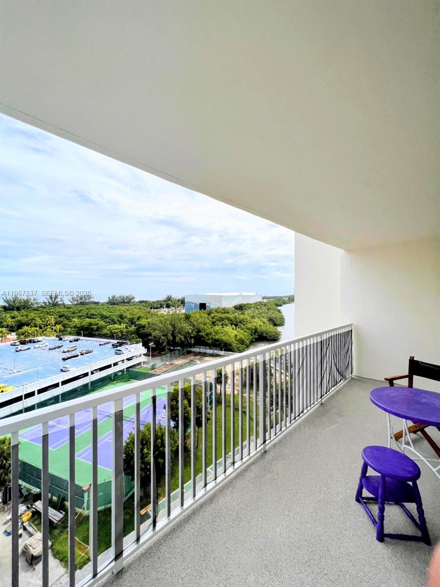 300 Bayview Drive 915 Property Photo 39