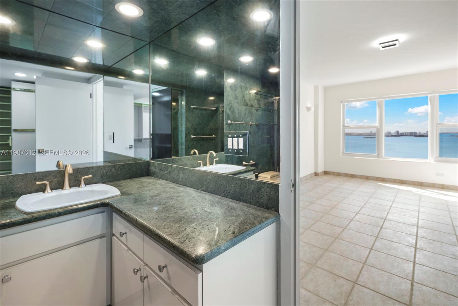 11111 Biscayne Boulevard 19d Property Photo 9
