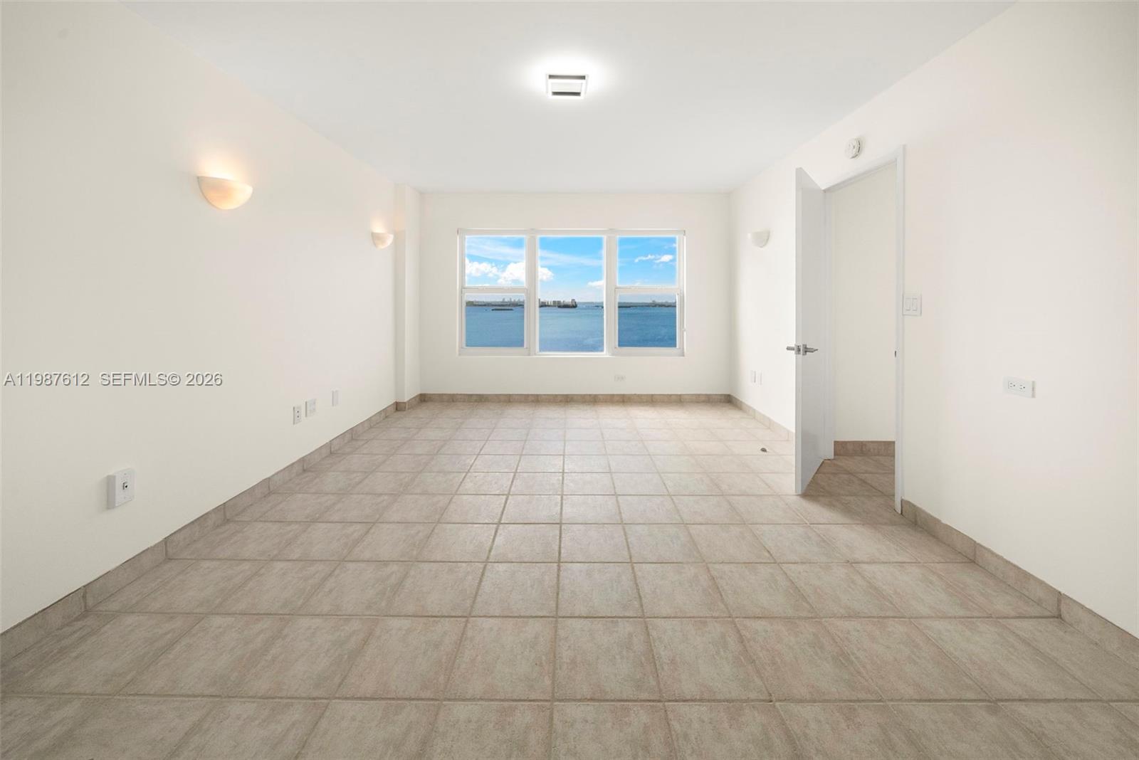 11111 Biscayne Boulevard 19d Property Photo 11