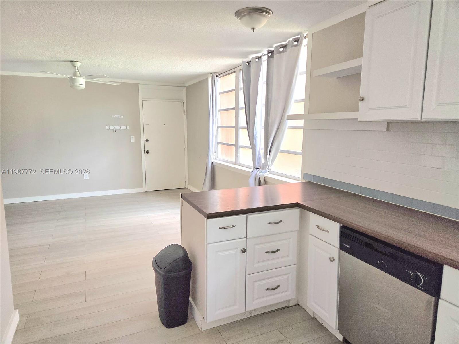 1700 Ne 191st Street 100 Property Photo 4