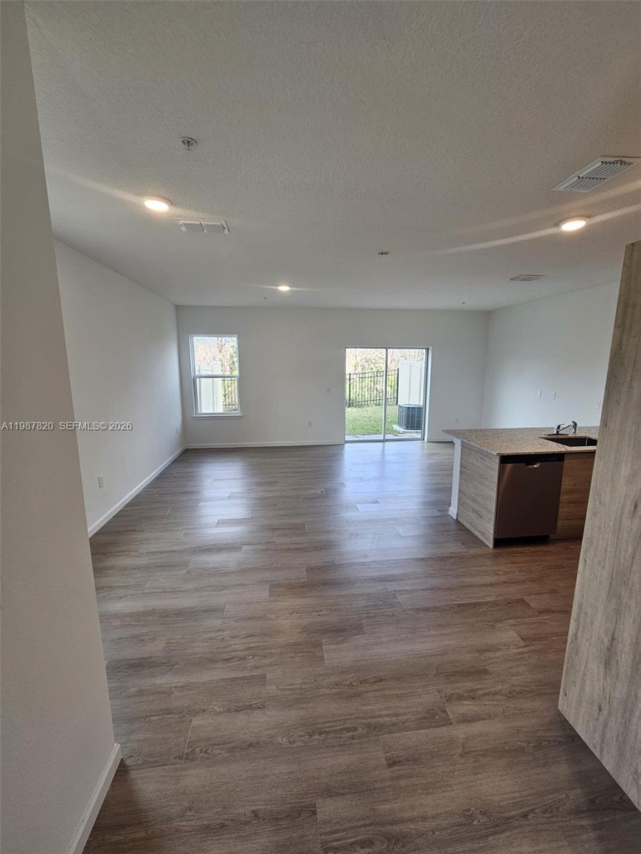 1201 Southstation Place 101 Property Photo 8
