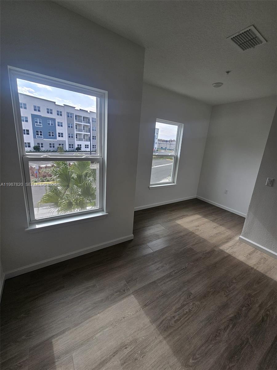 1201 Southstation Place 101 Property Photo 36