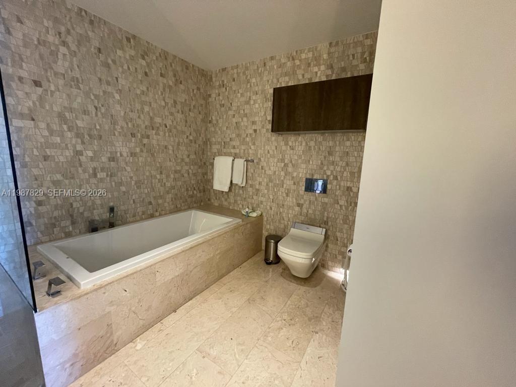 88 Sw 7th Street 3609 Property Photo 7