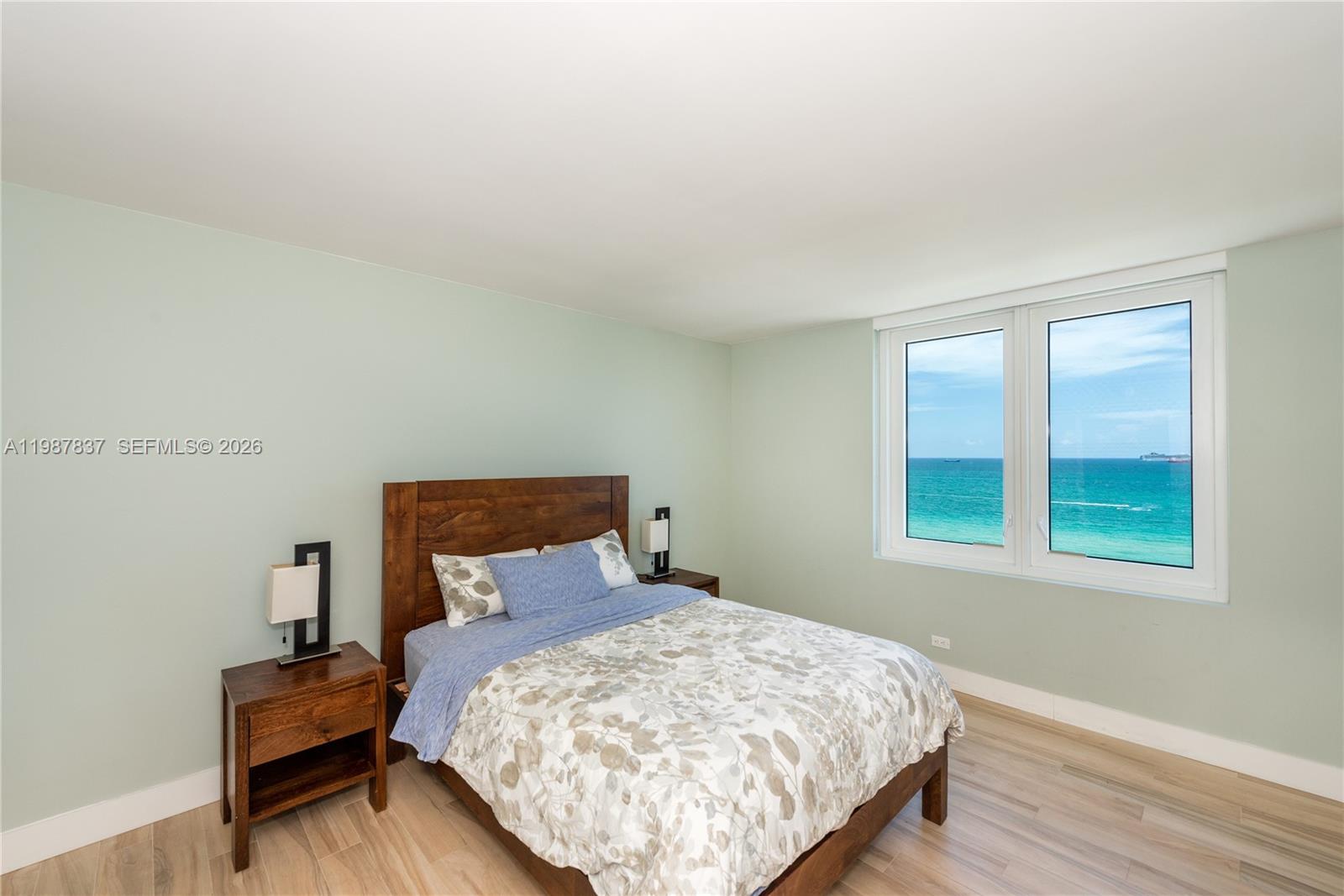 2301 Collins Avenue 1009 Property Photo 22