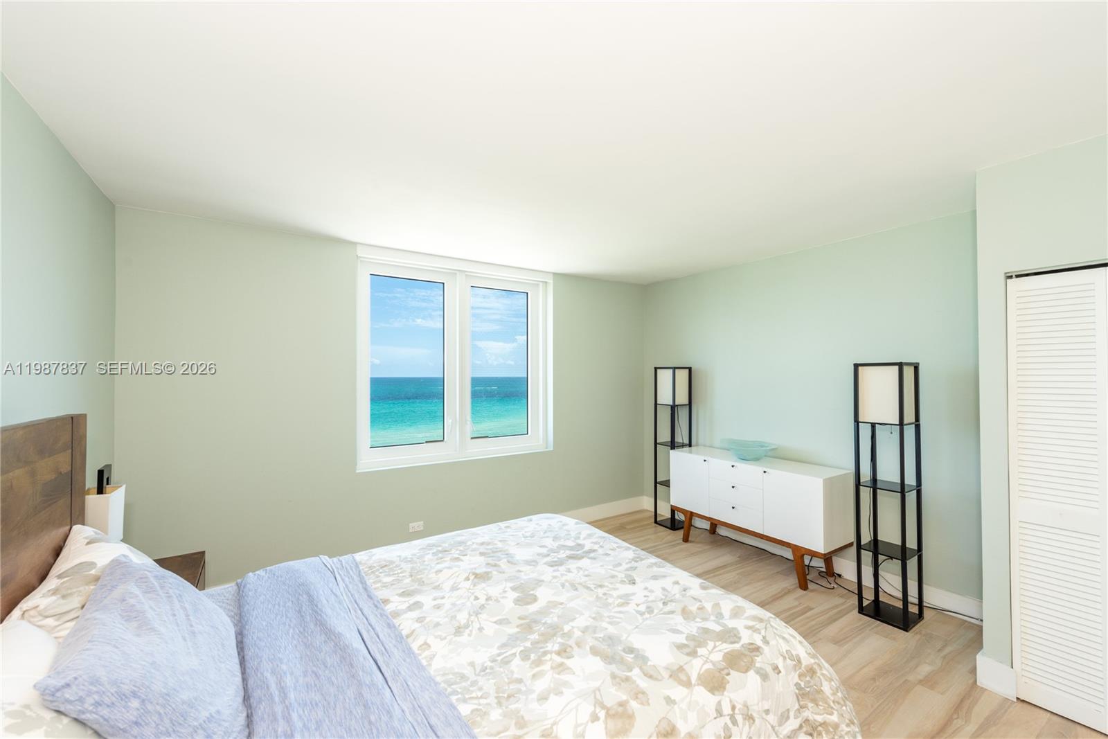 2301 Collins Avenue 1009 Property Photo 23
