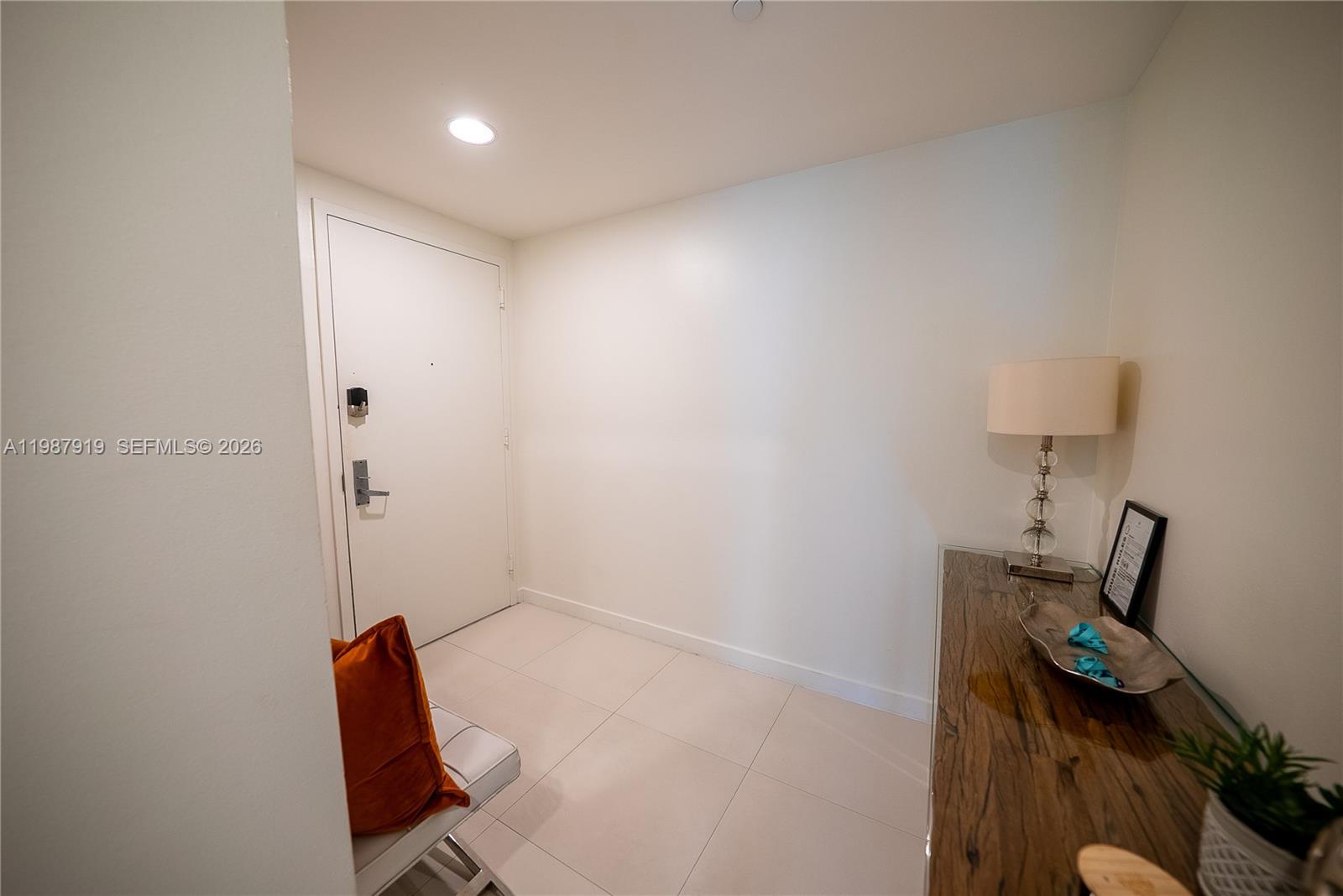 A11987919 Property Photo 3