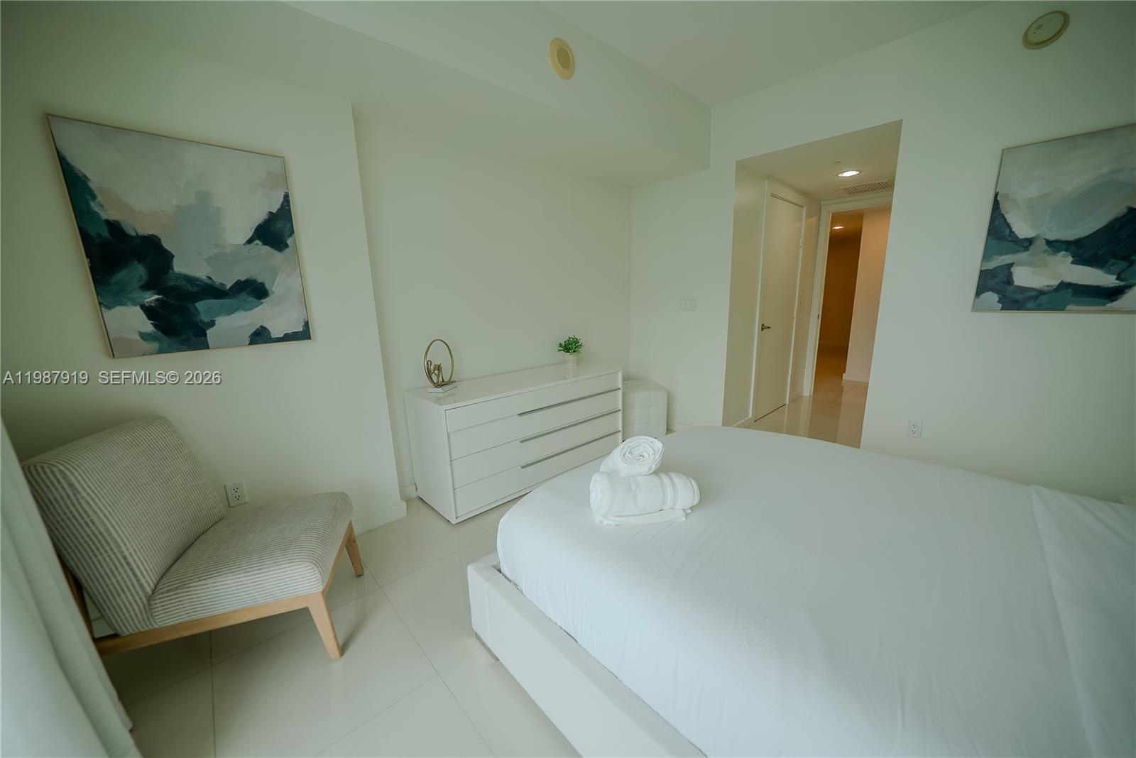 A11987919 Property Photo 5