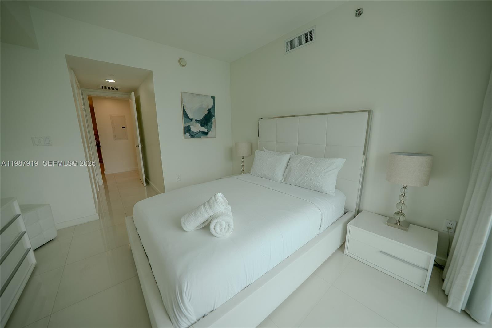 A11987919 Property Photo 6