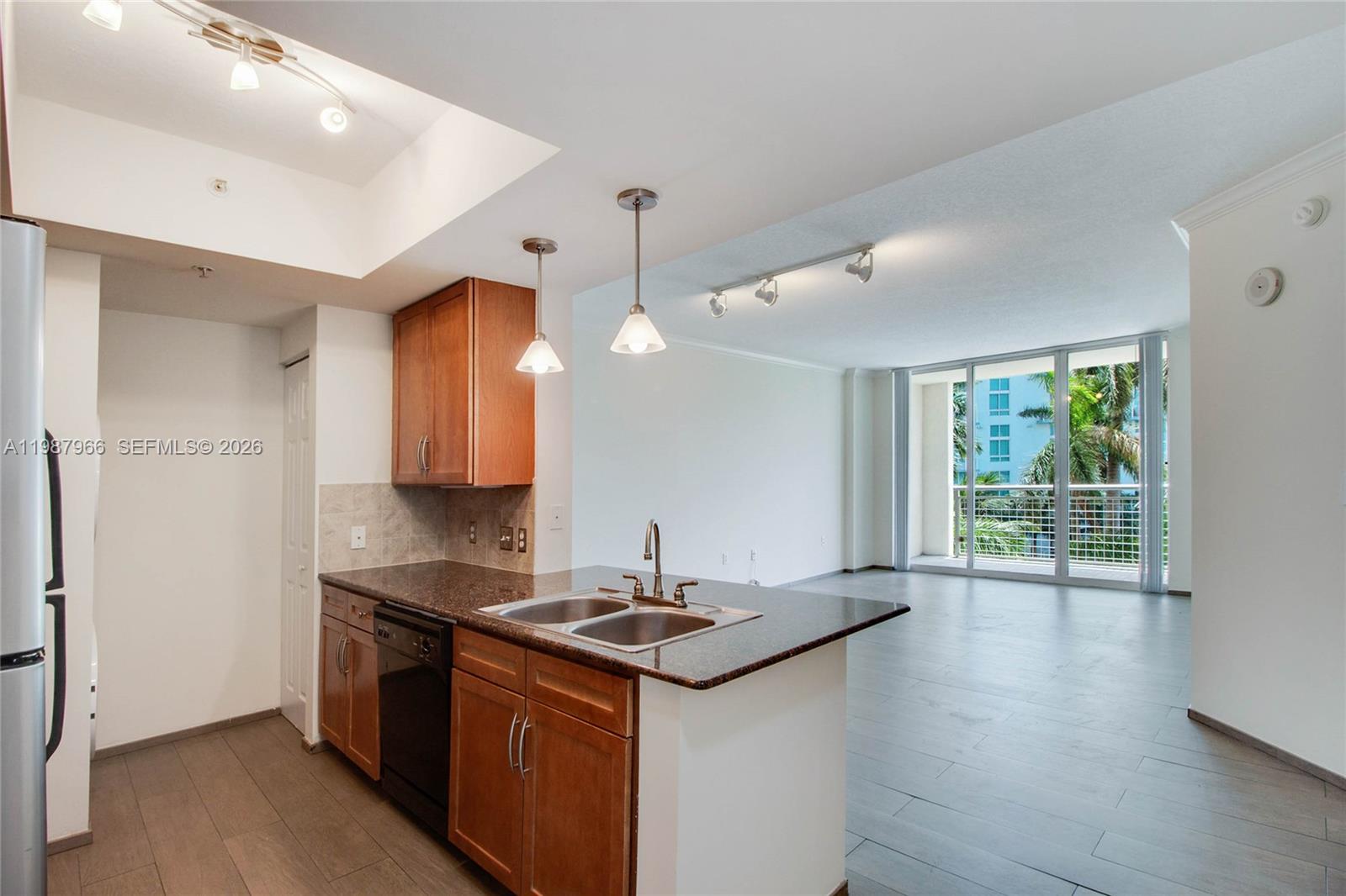 2000 N Bayshore Drive 506 Property Photo 4
