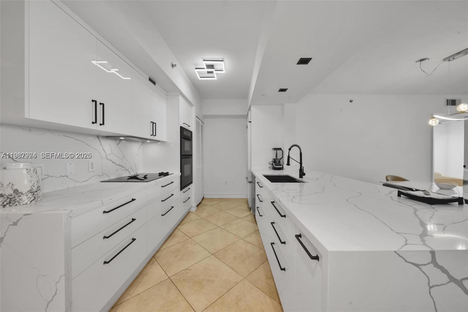 1830 S Ocean Drive 4704 Property Photo 1