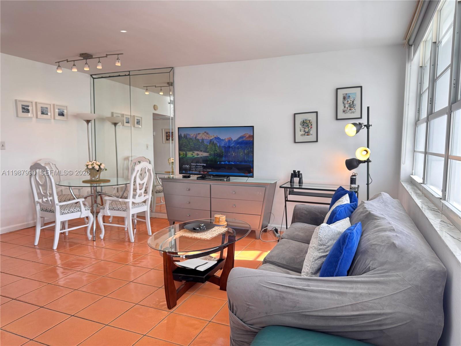100 Lincoln Road 836 Property Photo 3