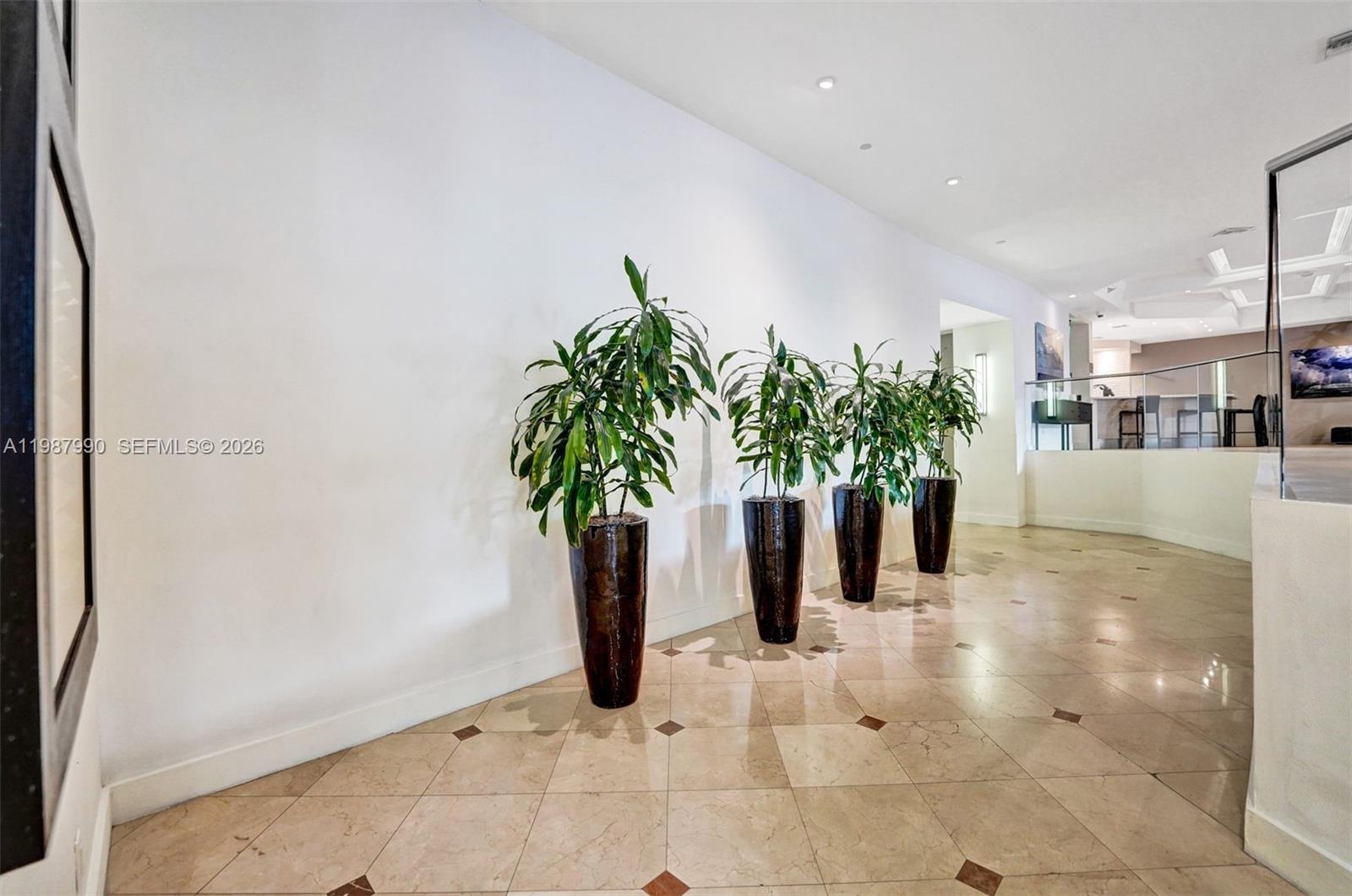 100 Lincoln Road 836 Property Photo 34