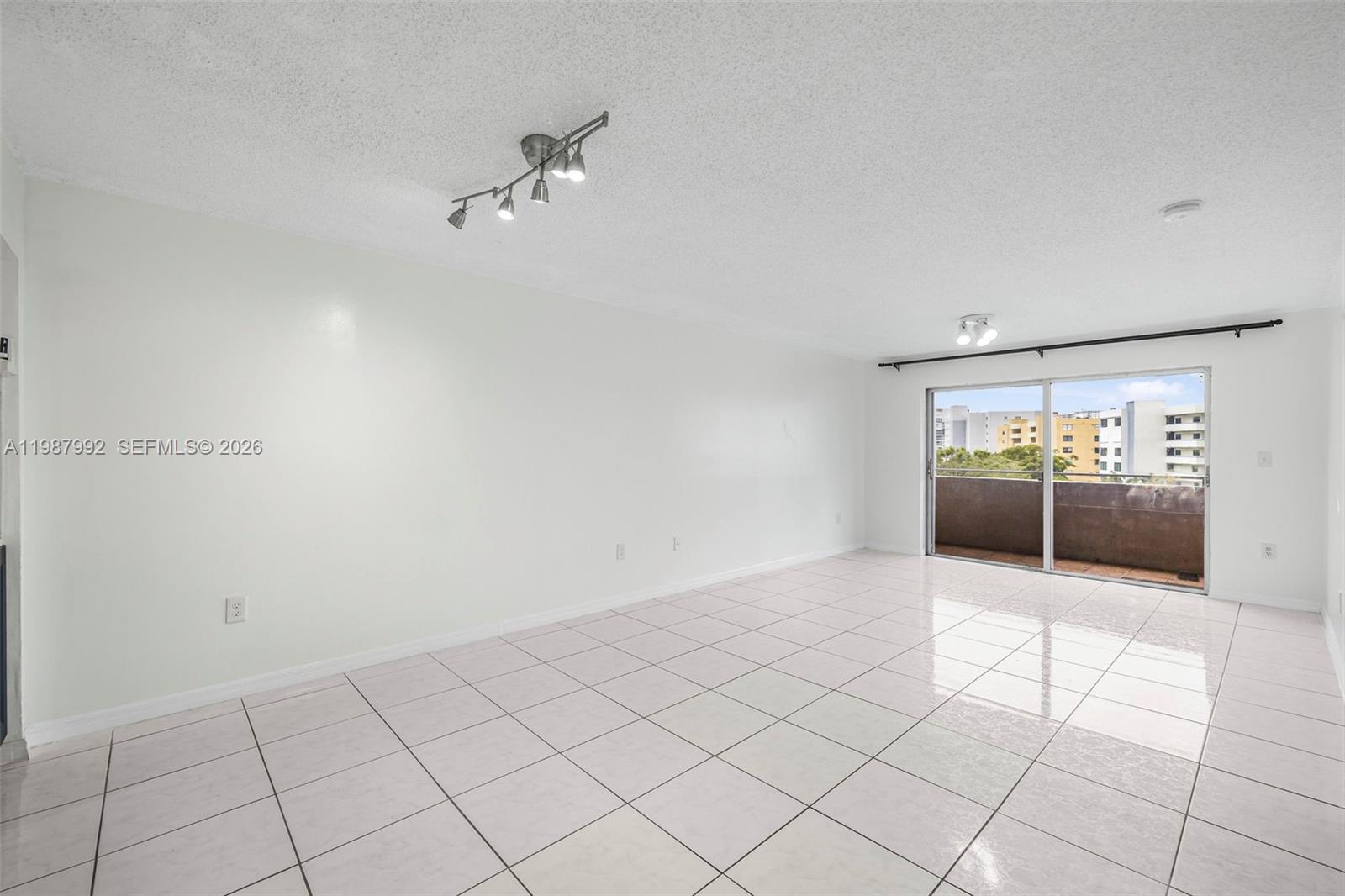 18001 N Bay Road 505 Property Photo 7