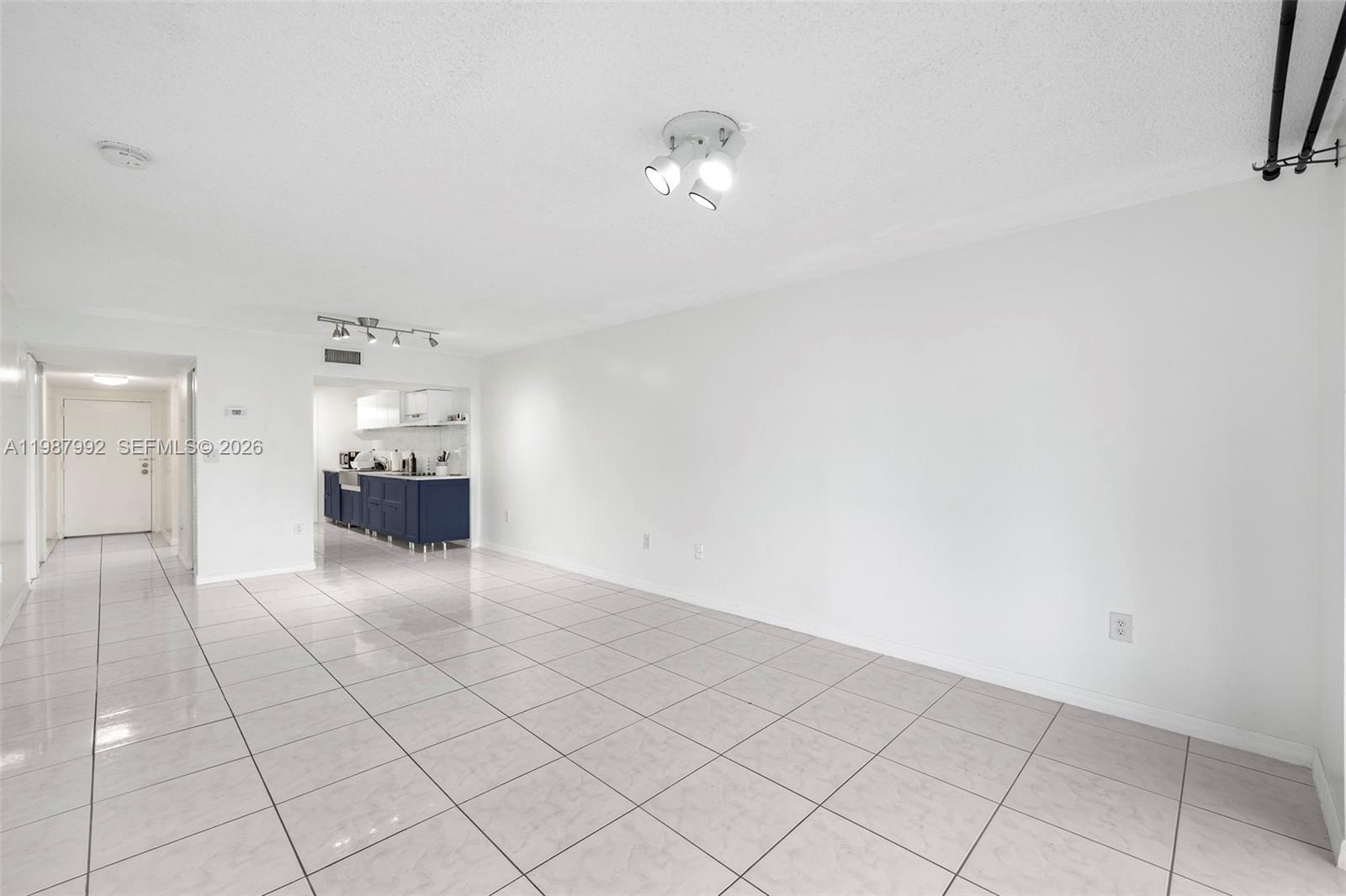 18001 N Bay Road 505 Property Photo 8