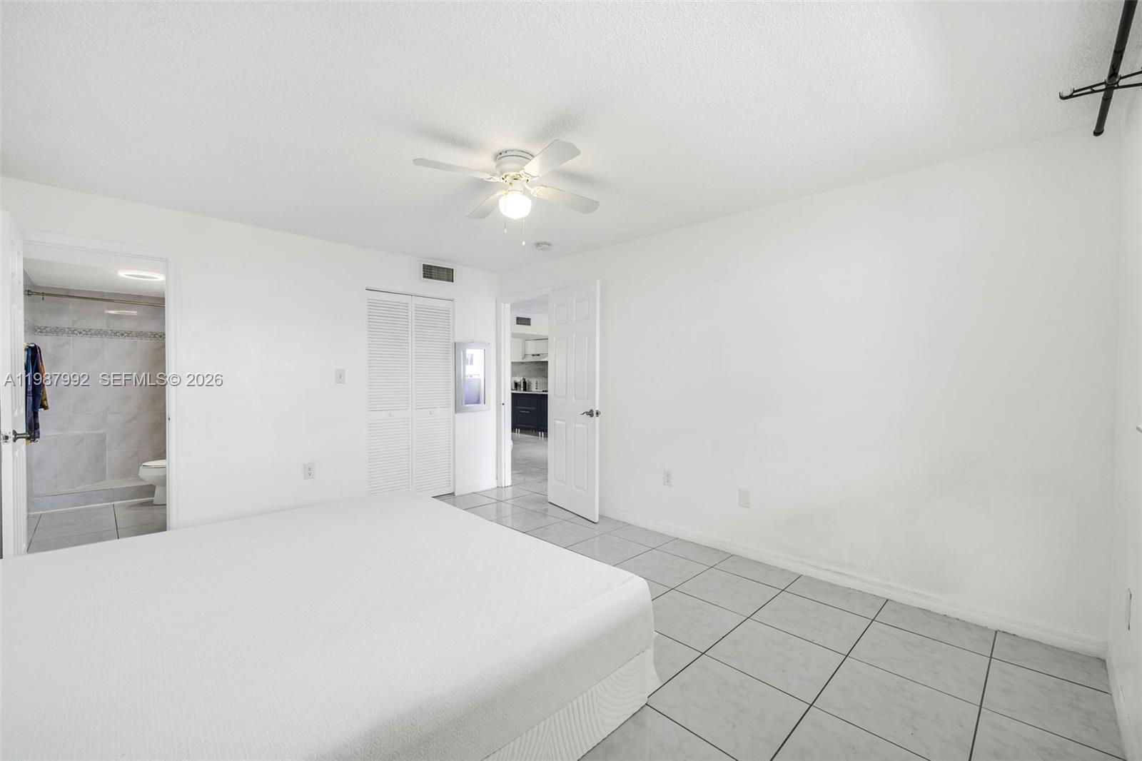 18001 N Bay Road 505 Property Photo 13