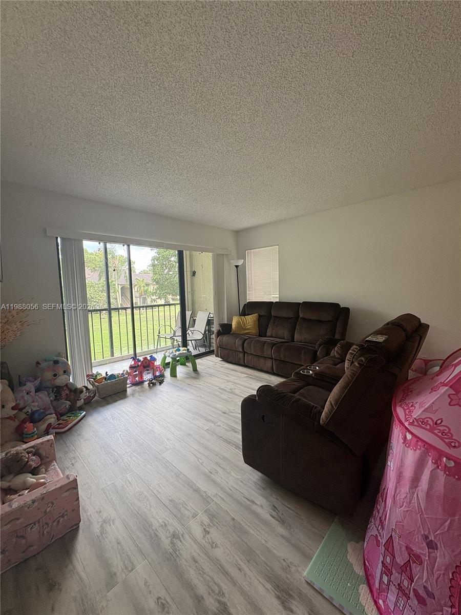721 Sunny Pine Way C2 Property Photo 5
