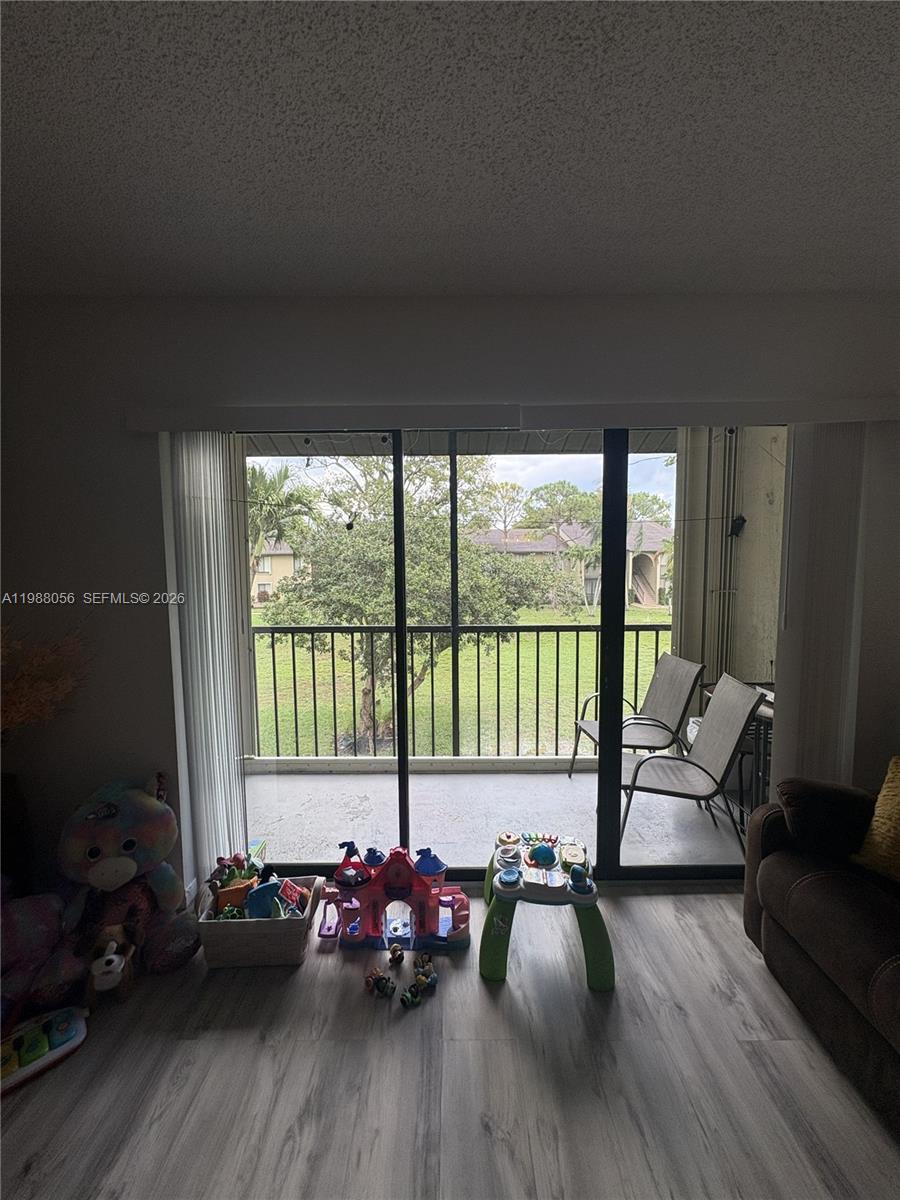 721 Sunny Pine Way C2 Property Photo 6