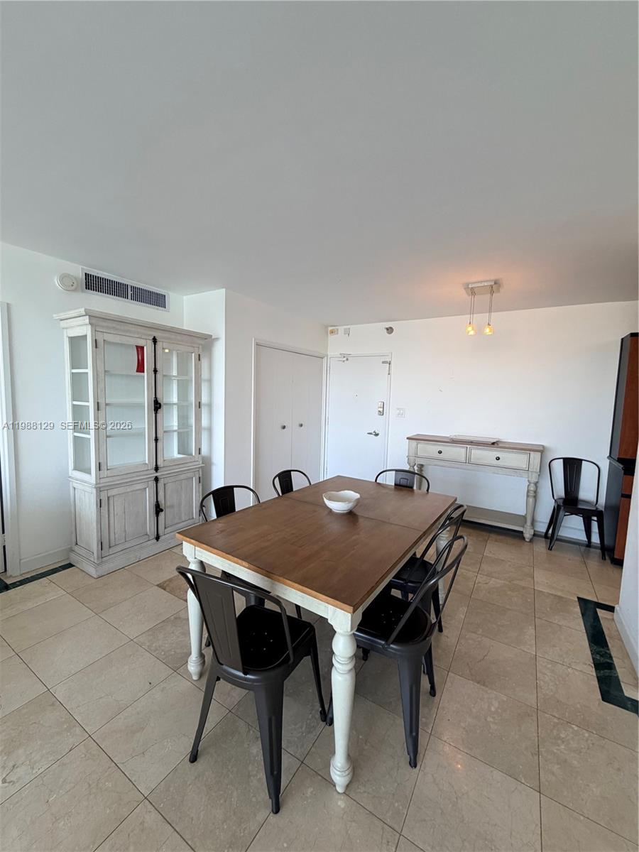 5161 Collins Avenue 1506 Property Photo 8