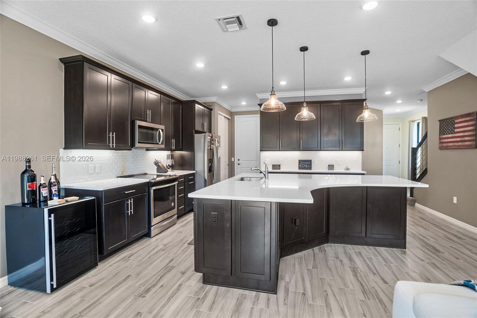 8240 Tailshot Court Property Photo 2