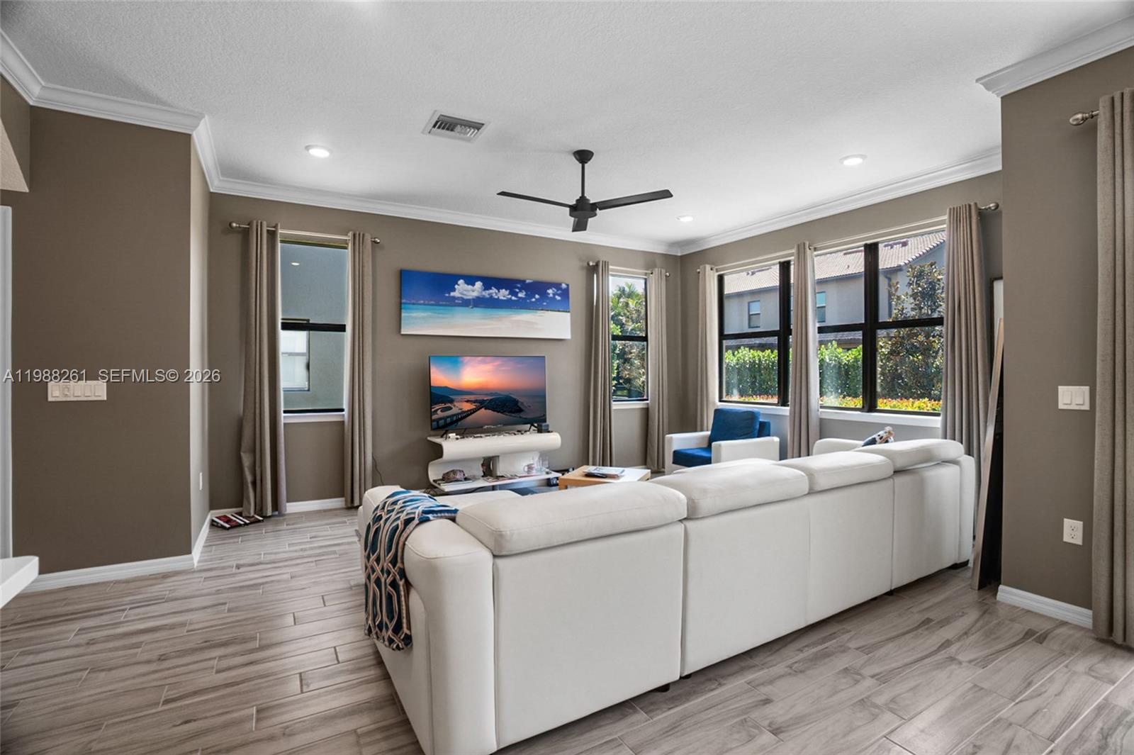 8240 Tailshot Court Property Photo 4