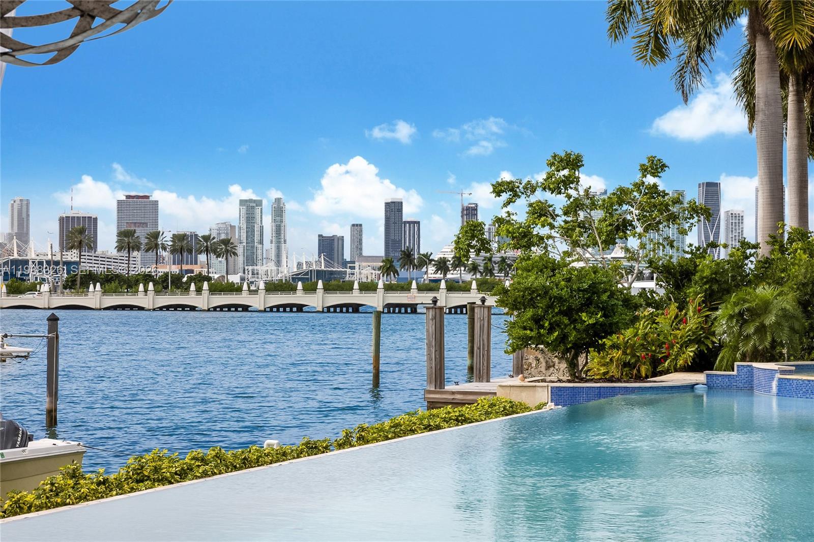 100 Palm Avenue Property Photo 1