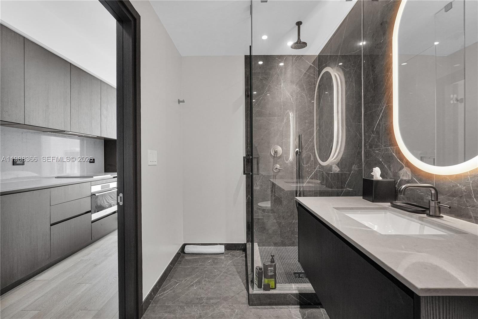 20 Ne 11th Street 3603a Property Photo 3