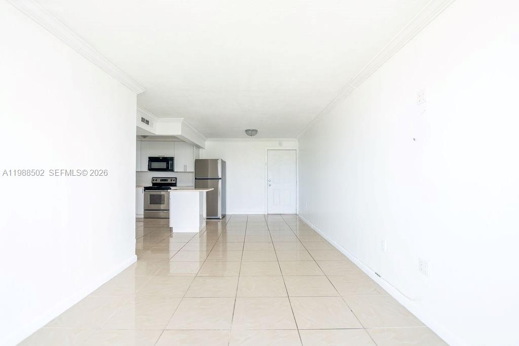 1990 Marseille Drive 402 Property Photo 13