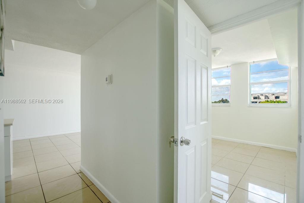 1990 Marseille Drive 402 Property Photo 25