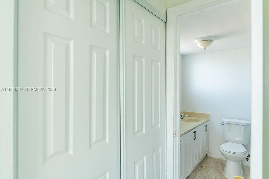 1990 Marseille Drive 402 Property Photo 35