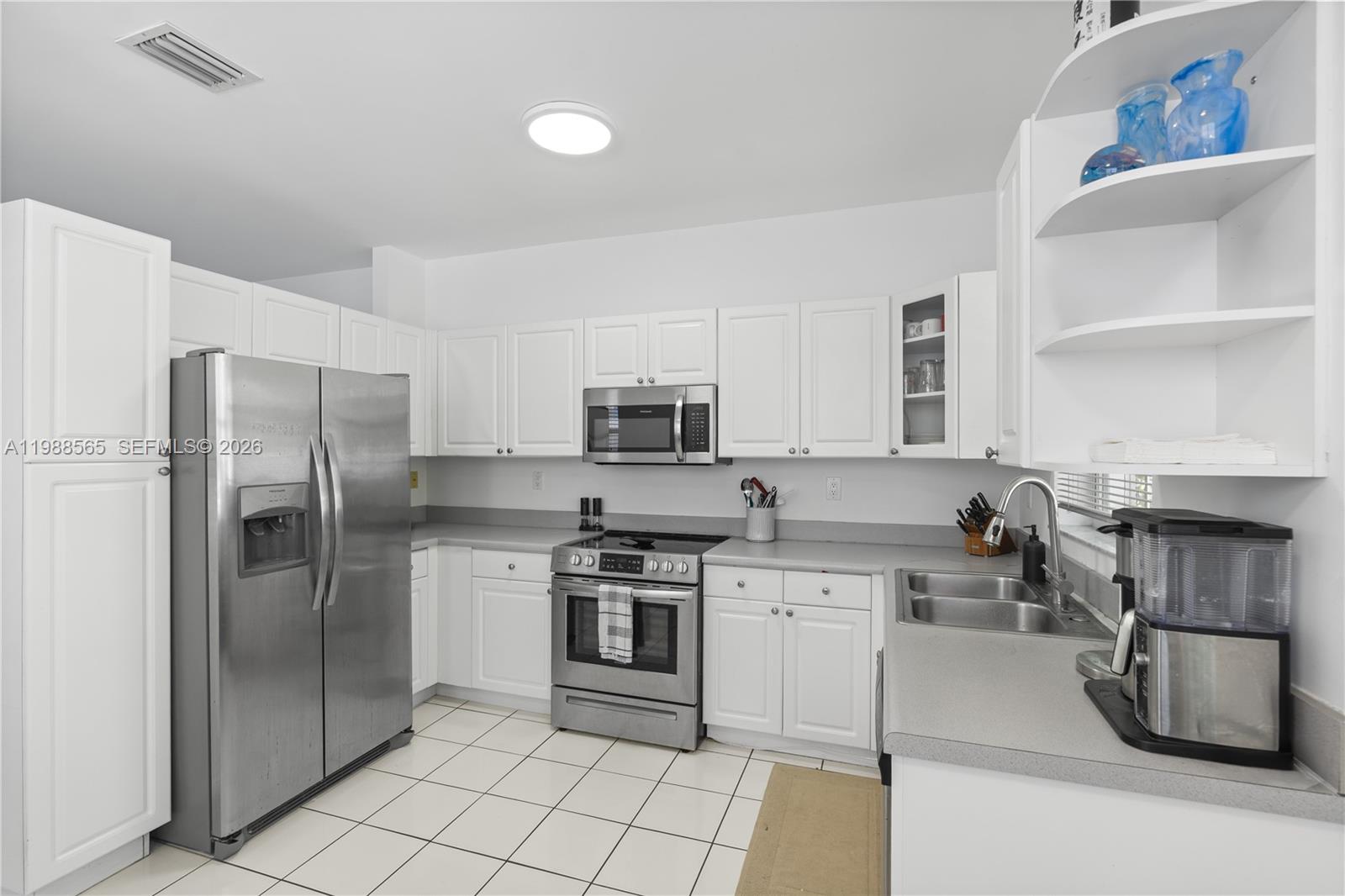 1120 Canella Lane Property Photo 4