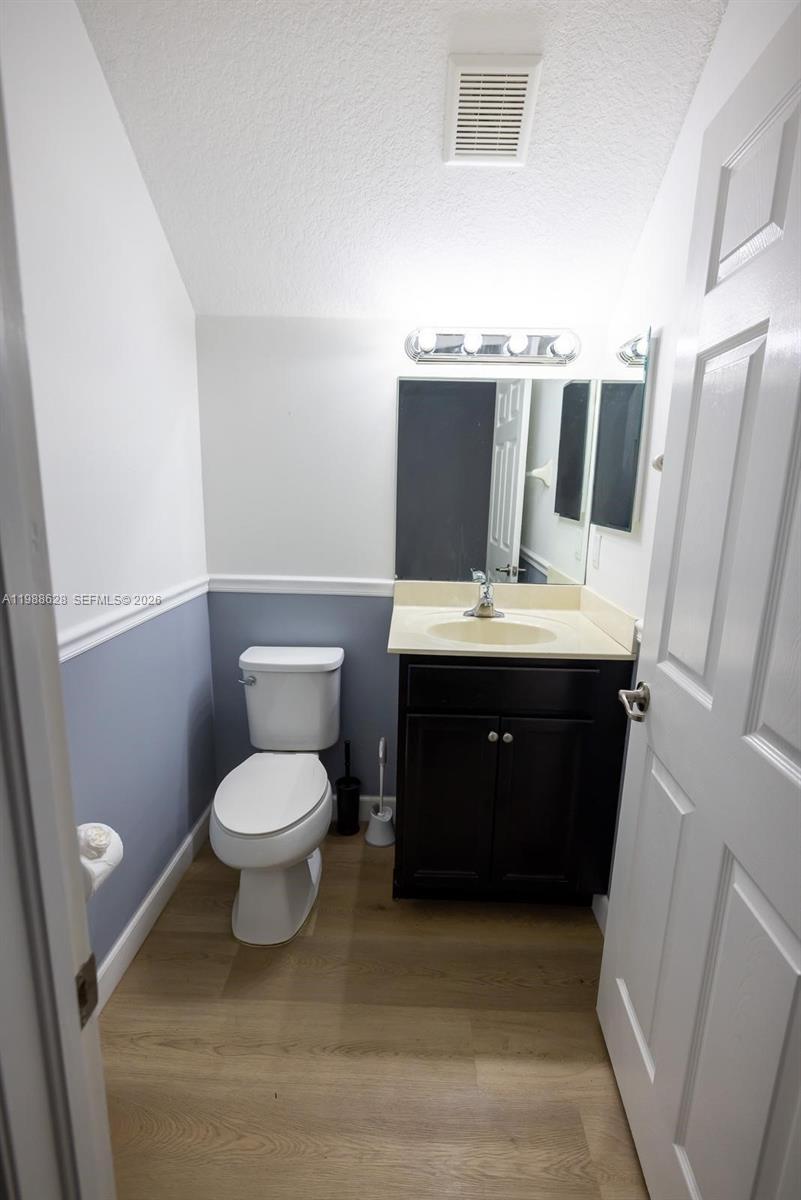 3213 Se 6th Street Property Photo 8