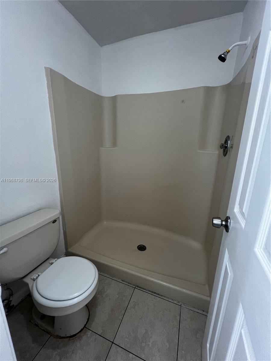 6001 Shakerwood Circle 204 Property Photo 13