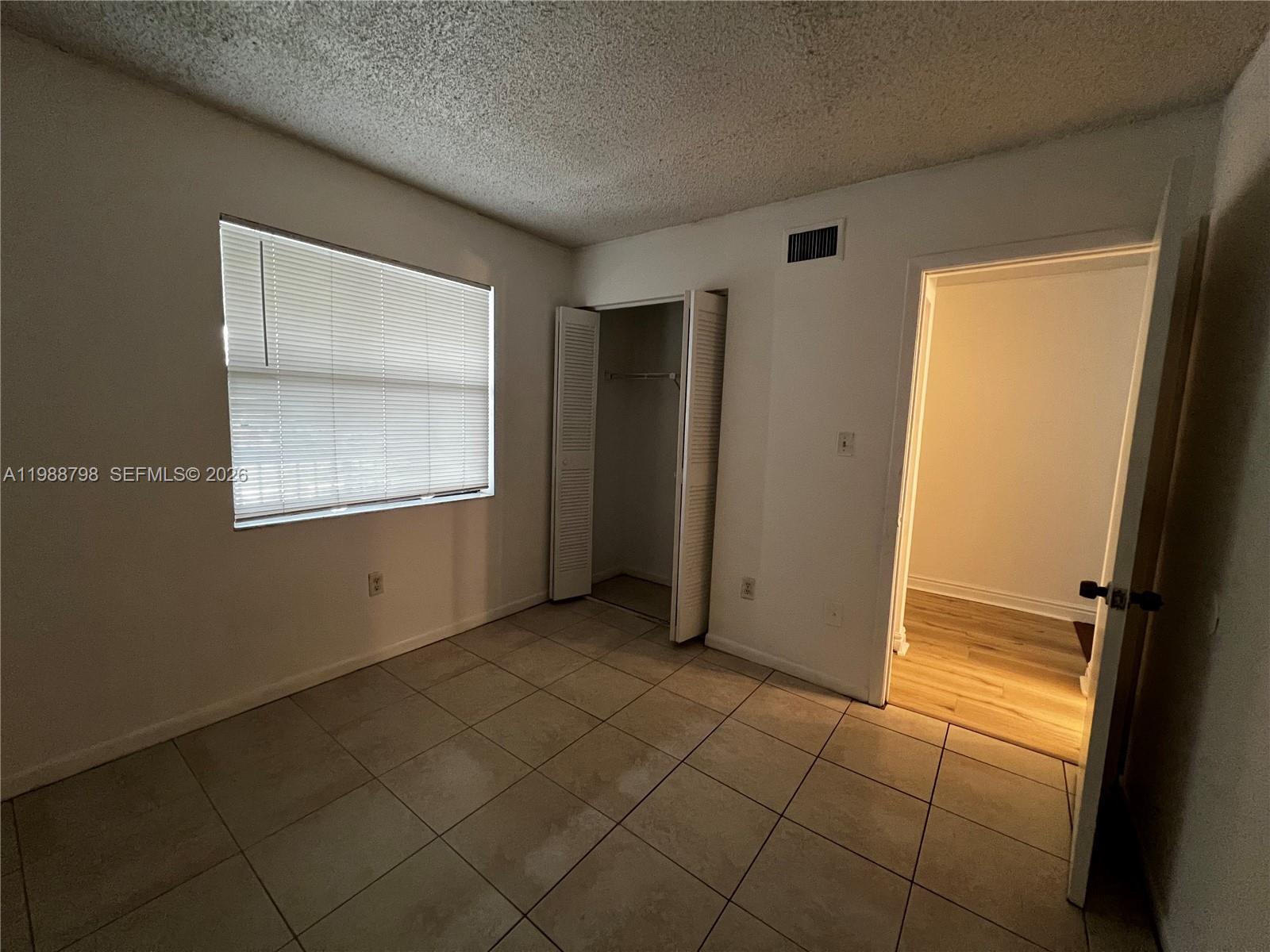 6001 Shakerwood Circle 204 Property Photo 15