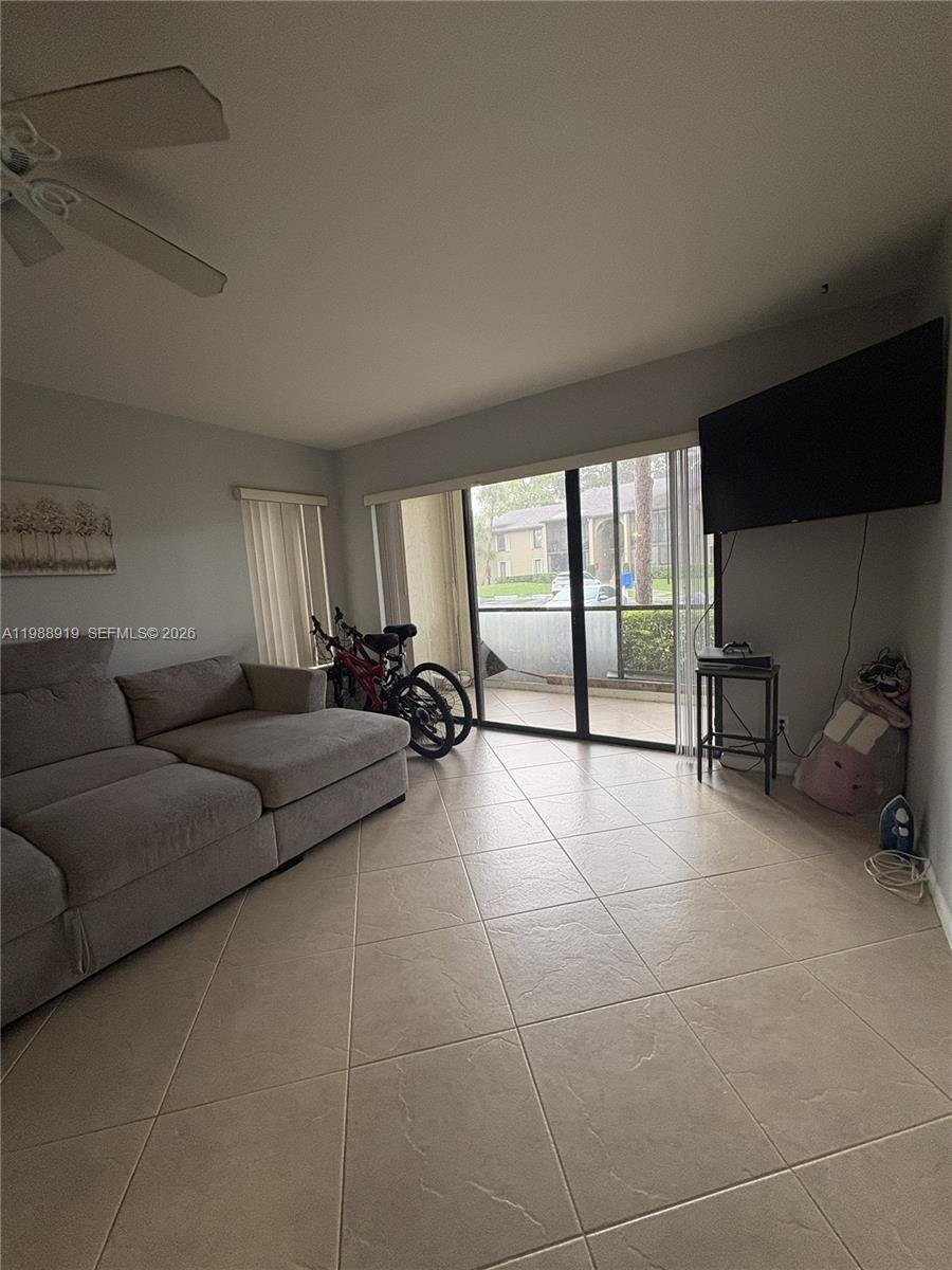 718 Sunny Pine Way D1 Property Photo 2