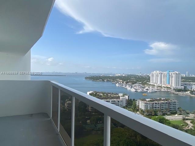 9 Island Avenue 2410 Property Photo 7