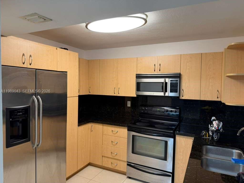 2750 NE 183rd Street 1201 Property Photo 1