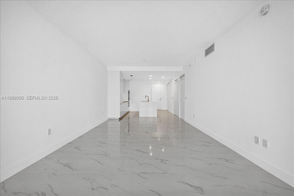 700 Ne 24 2606 Property Photo 10